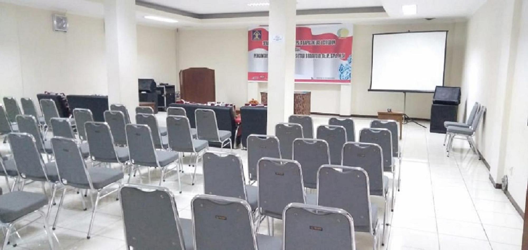 Pia Hotel Cirebon Extérieur photo