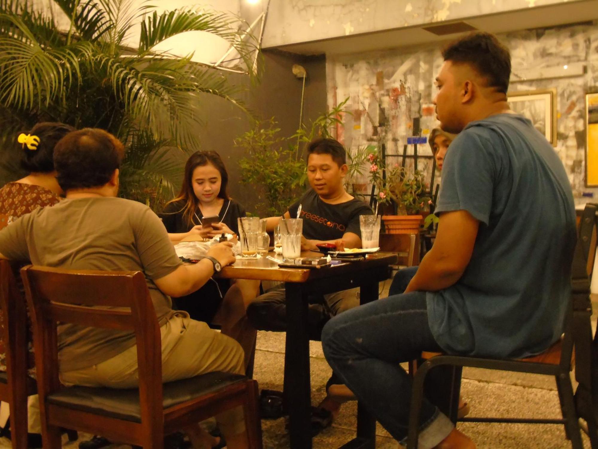 Pia Hotel Cirebon Extérieur photo