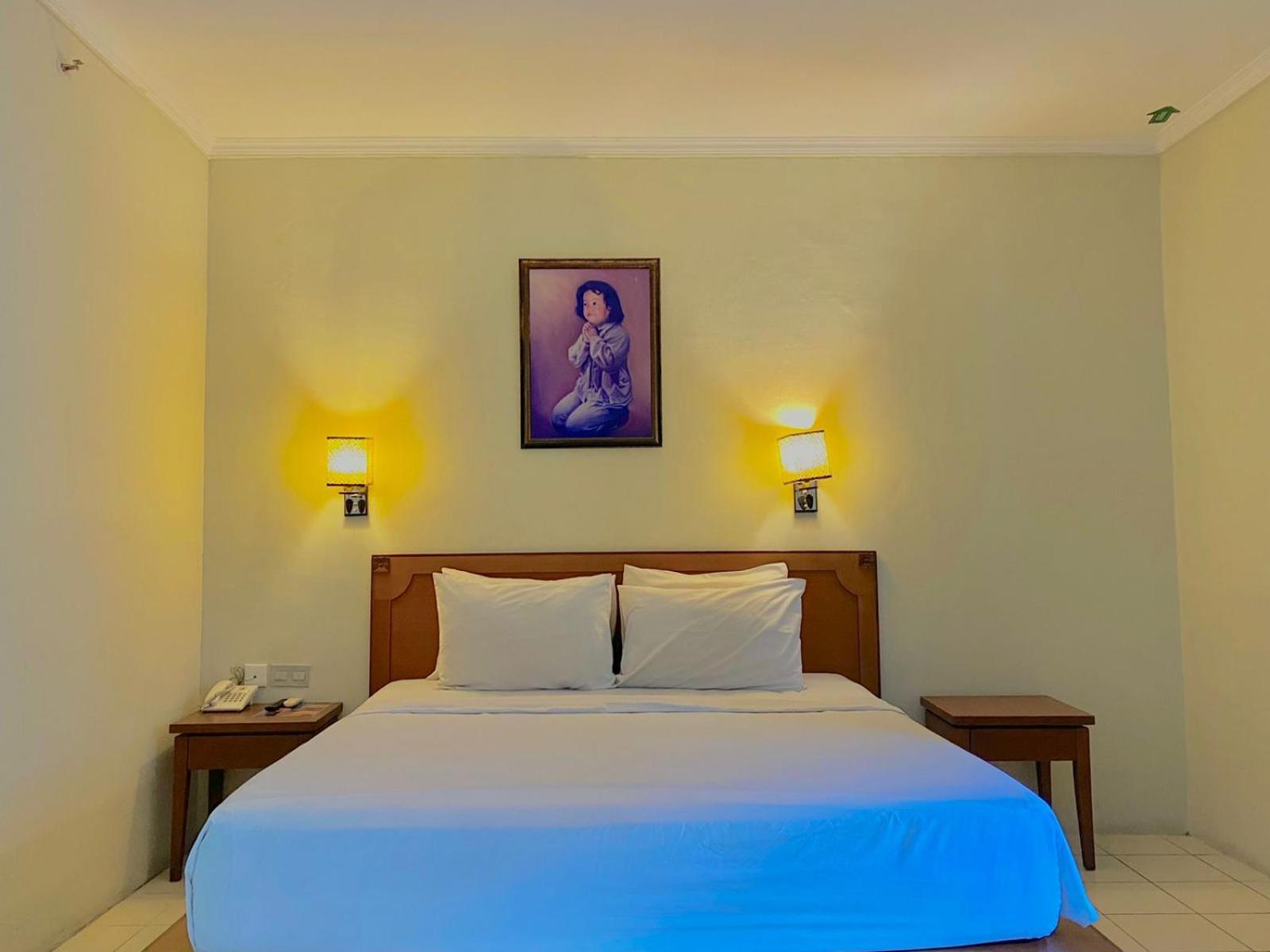 Pia Hotel Cirebon Extérieur photo